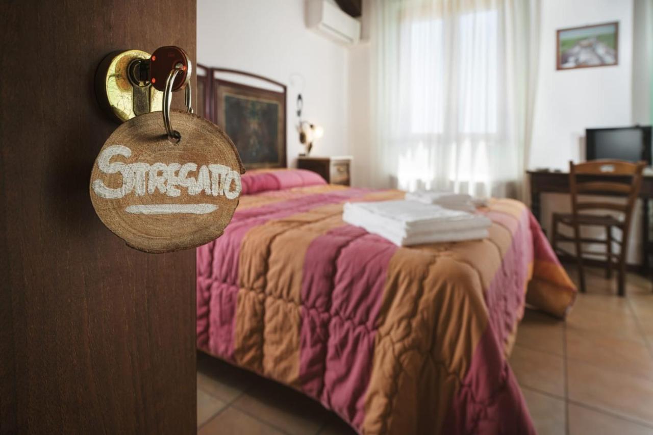 Briciola Di Sole B&B E Ristorante Borgo  Exteriör bild